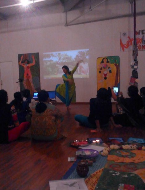 luisa danza alla 1st Biennal ritagliata